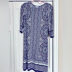 Beautiful patterned dress -London Times. Size 6 pre-owned. Very good condition.